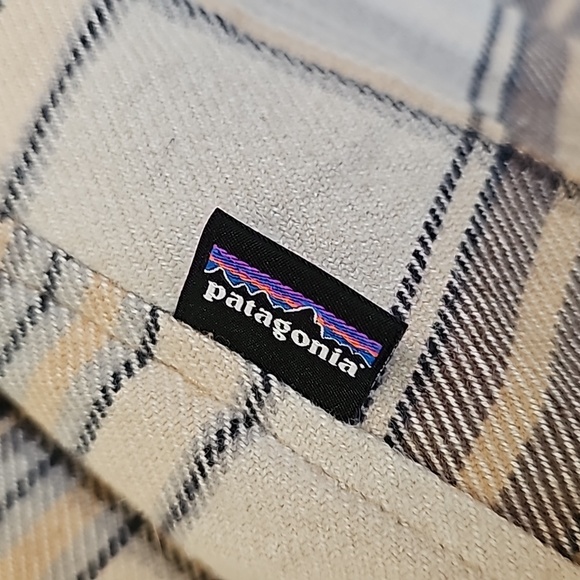 Patagonia neutral plaid flannel shirt size large euc - Picture 6 of 6